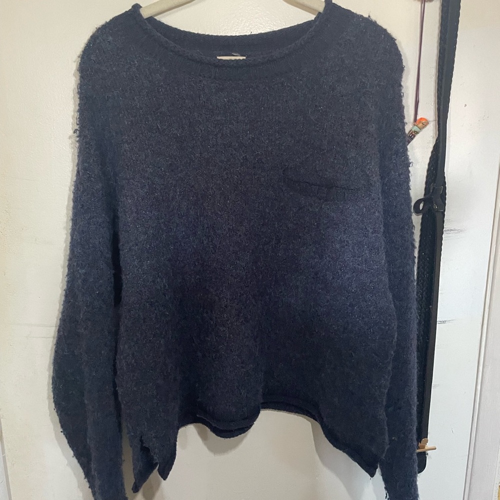 a.n.a Women's Fuzzy Crewneck Navy Blue Sweater